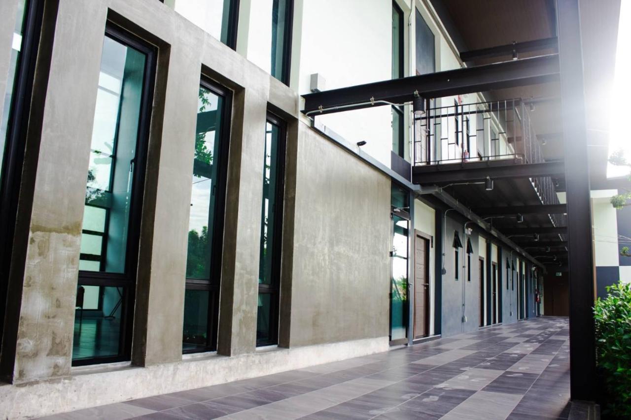De Vine House Hotel Roi Et Exterior photo